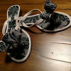 Jelly flip-flops w/ bow